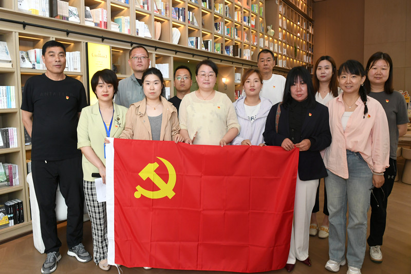 201779267737492091.jpeg 合照1_副本.jpg